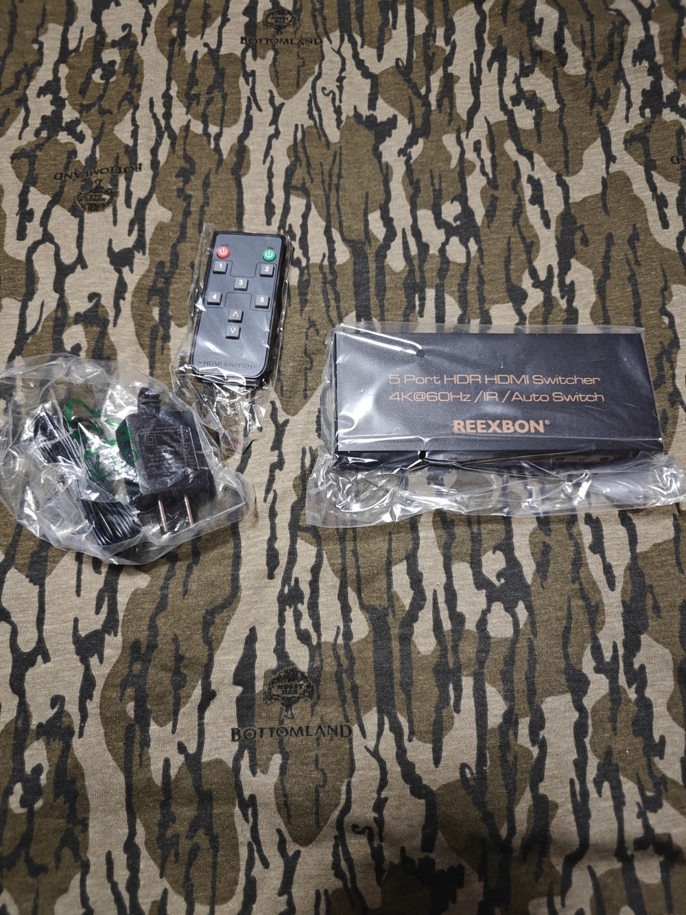 REEXBON 5-Port HDR HDMI Switcher - Black and Silver 4k New In Box